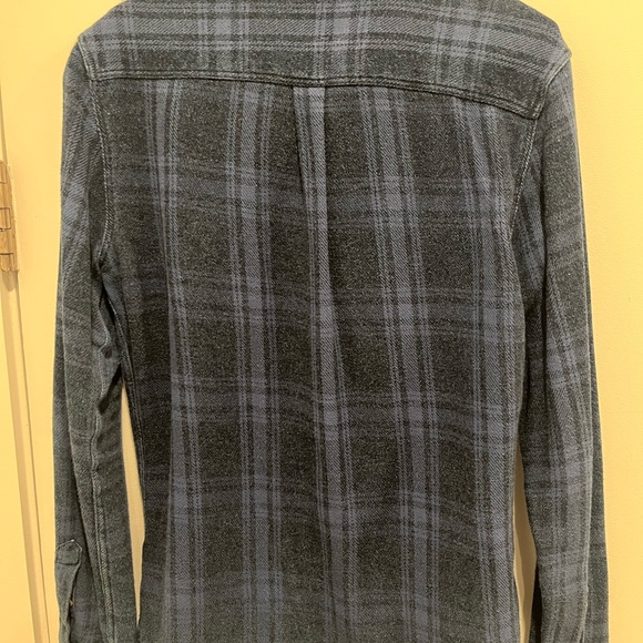 Deus plaid long sleeve shirt, excellent condition. Size M. Slim fit. 100% cotton - Picture 4 of 4